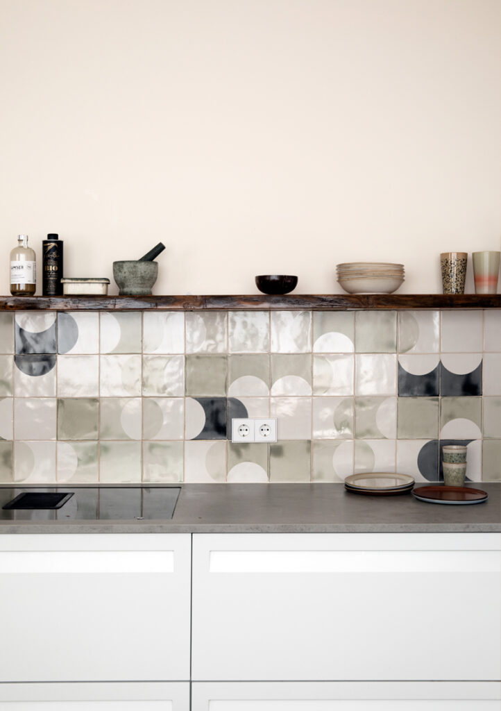 Tiled kitchen backsplash