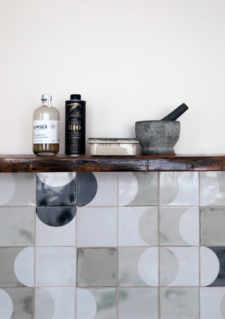 Tiled kitchen backsplash from Smink Studio